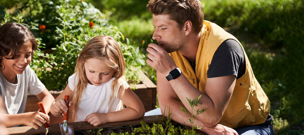 Trädgårdsarbete med dina barn